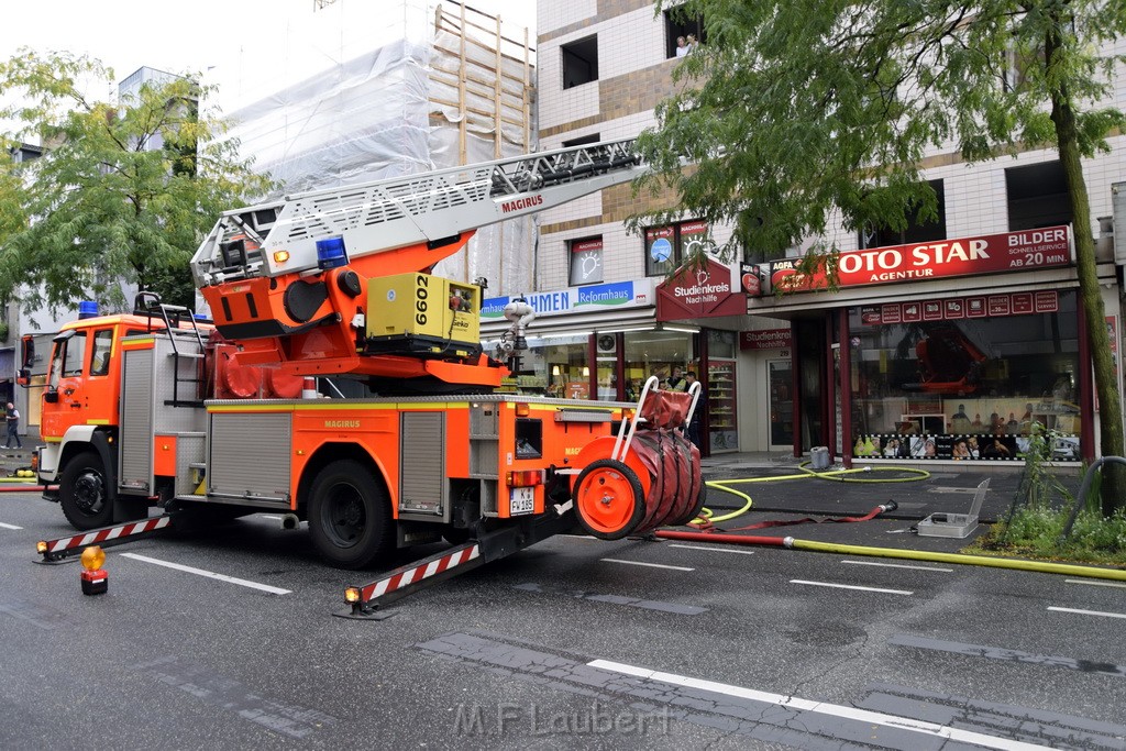 Feuer 2 Koeln Nippes Neusserstr P182.JPG - Miklos Laubert